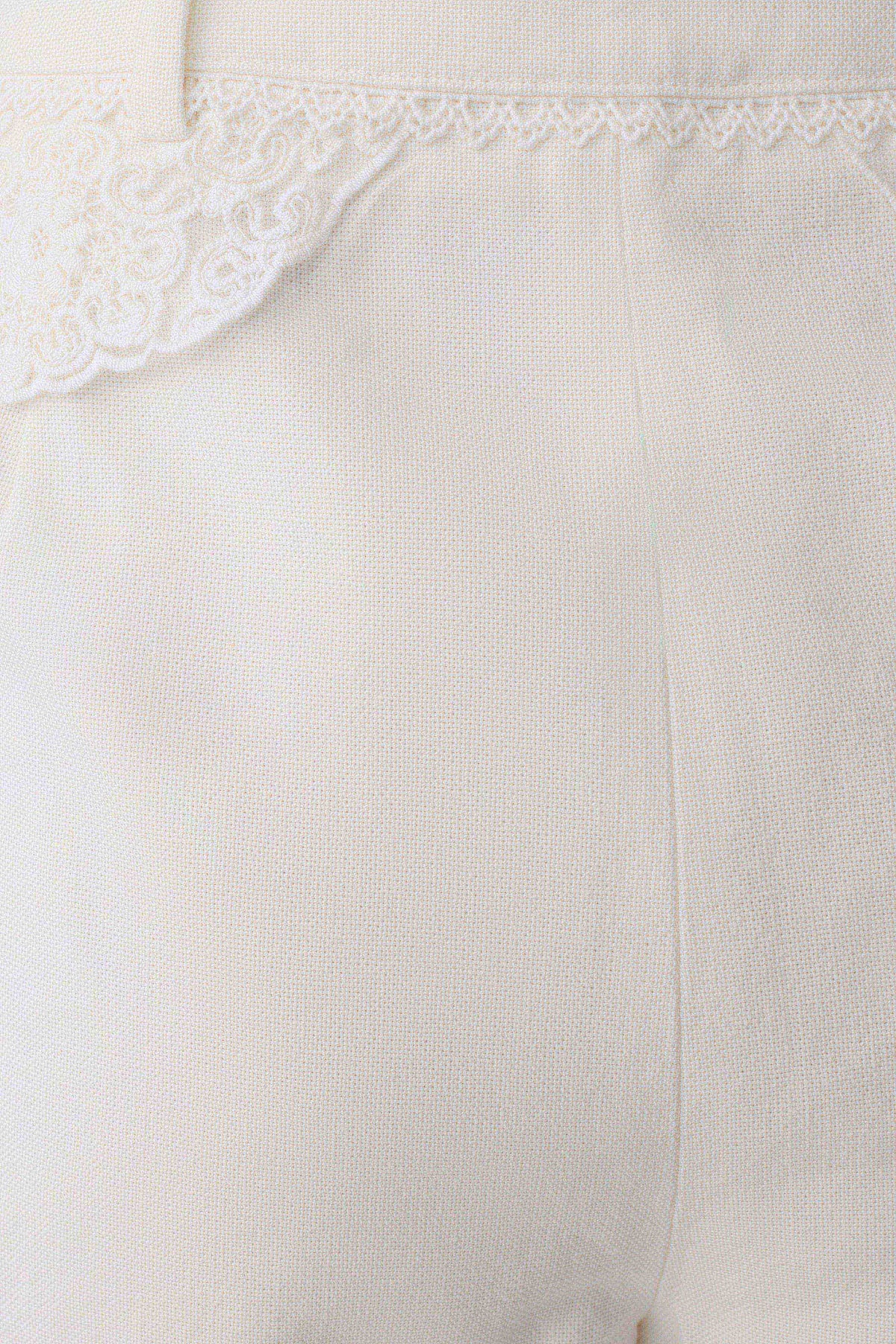 Melody Linen Short With Lace - White