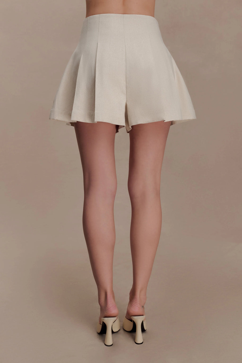 Martine Pleated Linen Short - Natural